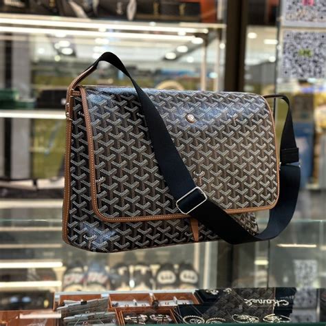 goyard mens messenger bag|goyard side bag men's.